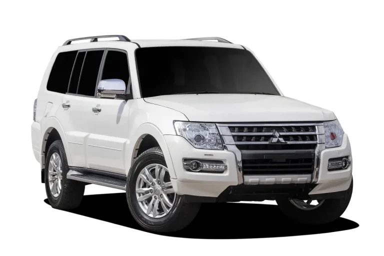 White Mitsubishi Pajero 4x4 wagon